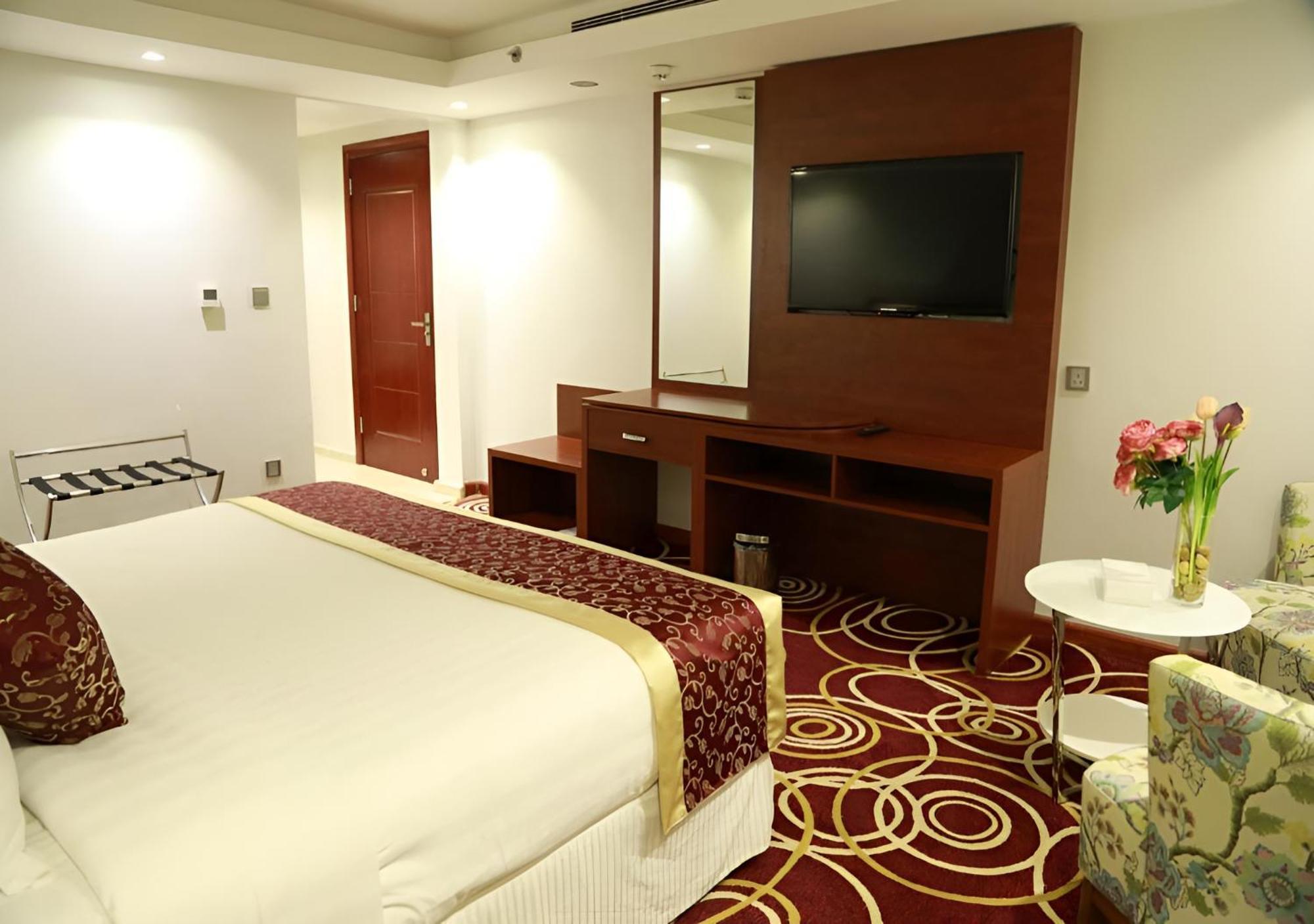 Hotel Wow 3*